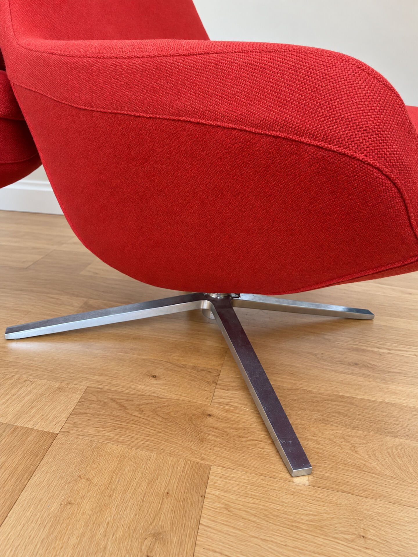 Metropolitan Armchair – B&B Italia | Design by Jeffrey Bernett