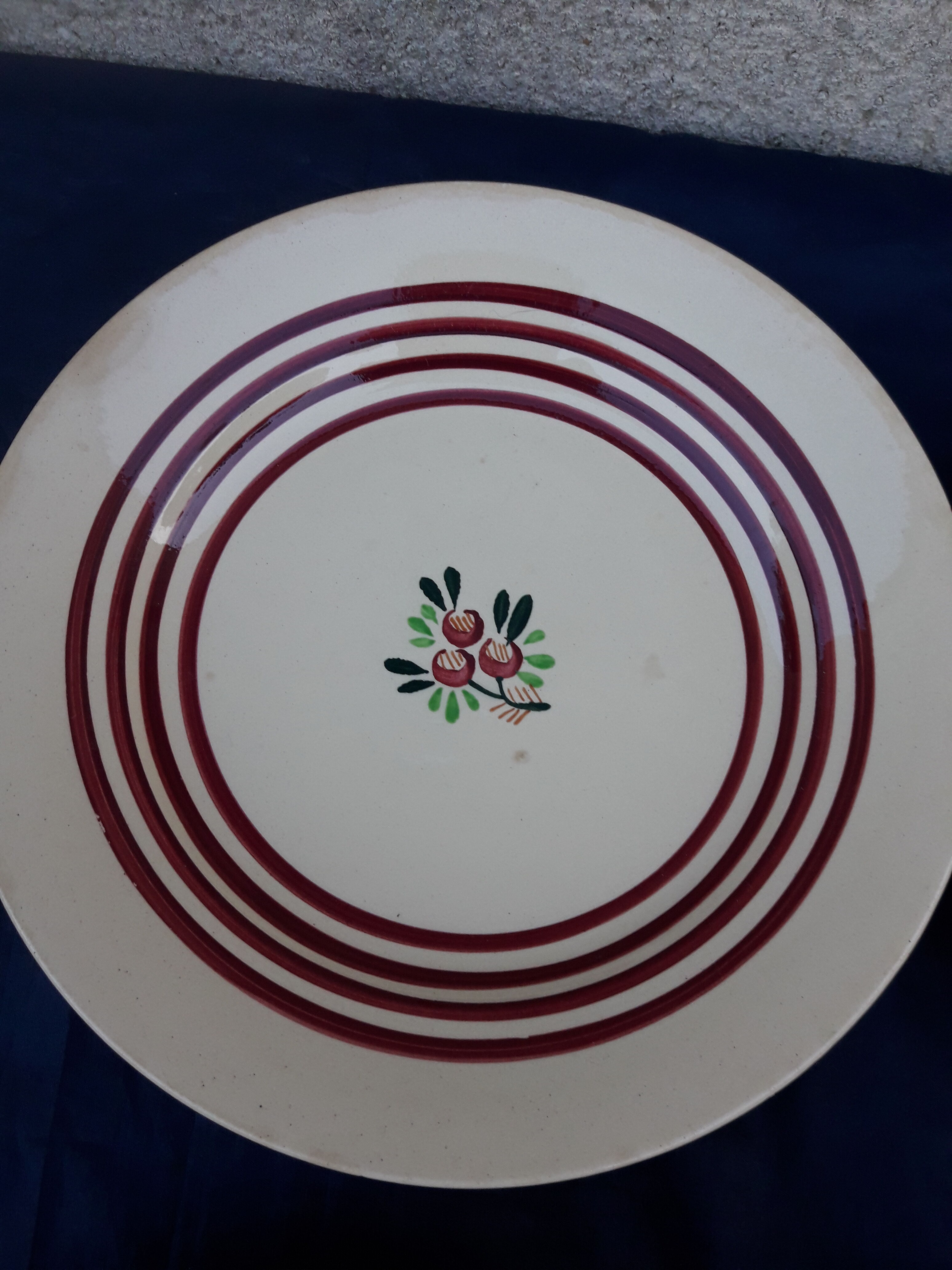 4 hollow plates in Gien earthenware red edain and flower diam 22.5 cm