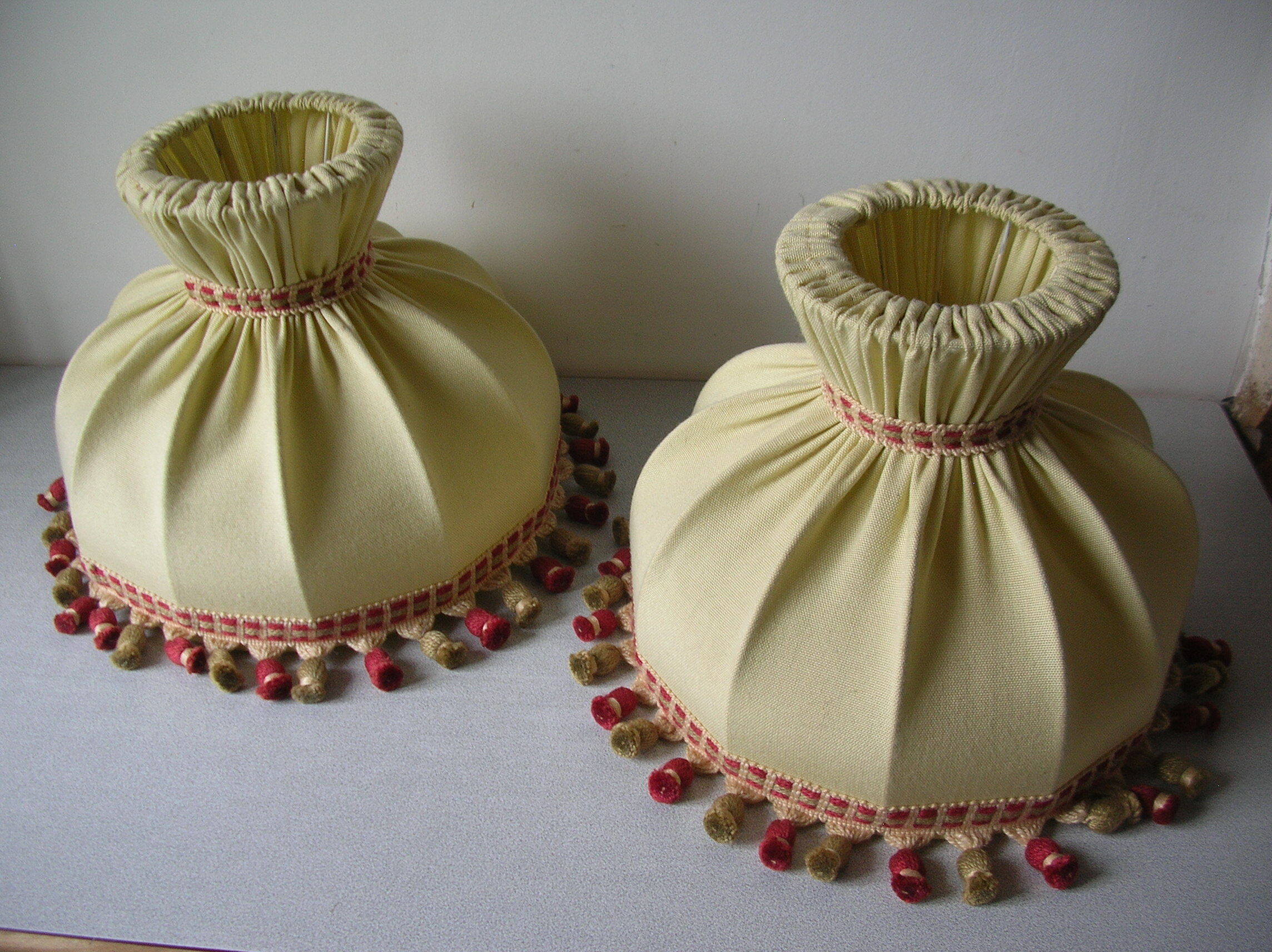 Set of 2 old fabric lampshades with vintage retro deco tassel 30 cm