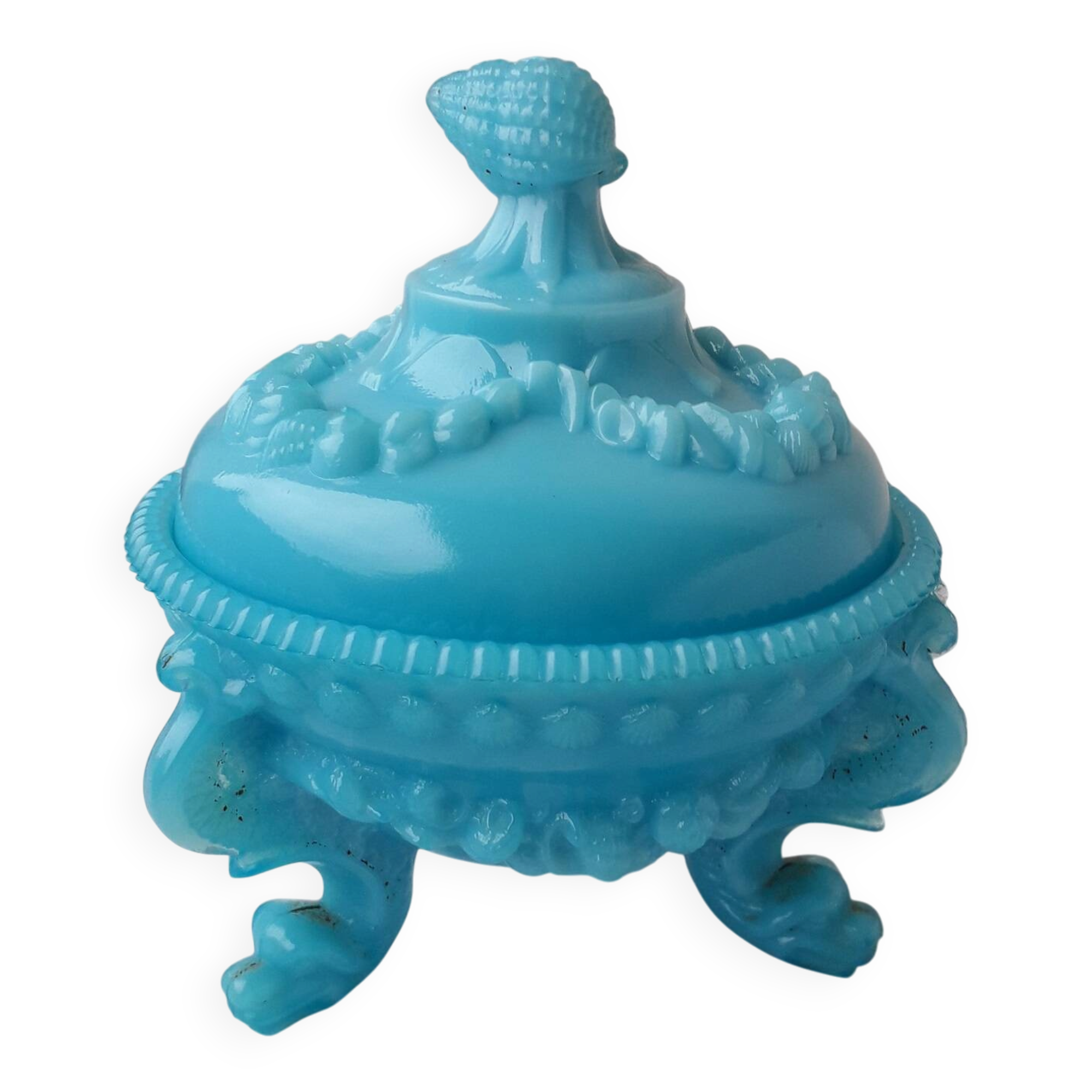 Bonbonnière en opaline bleue