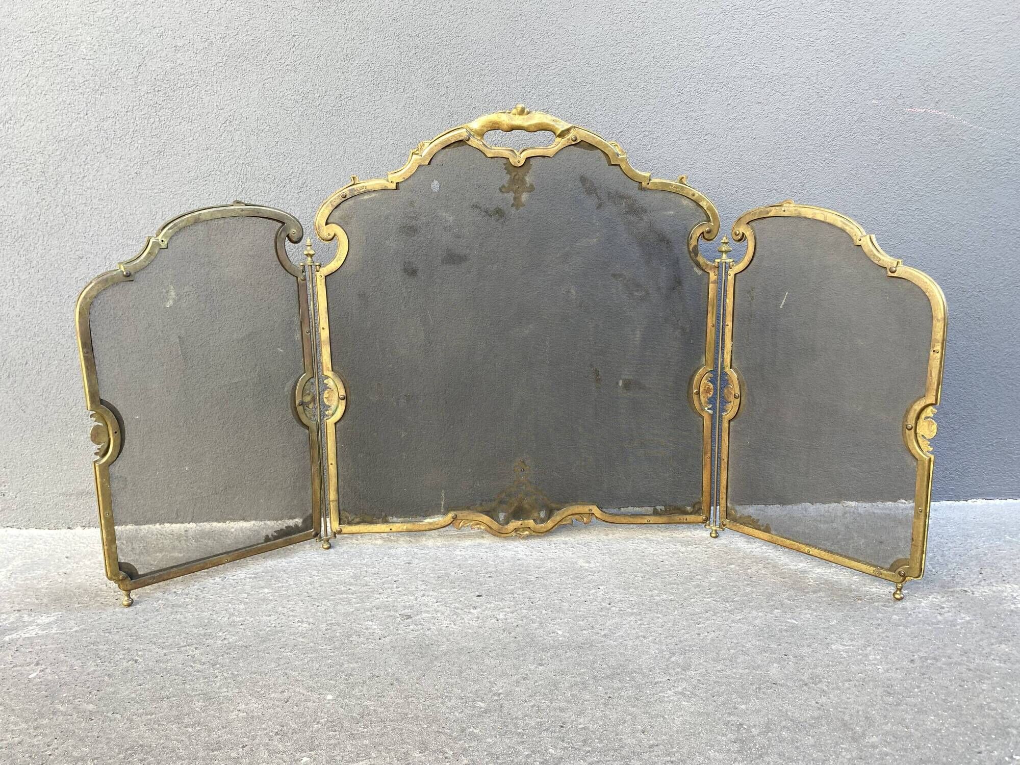 19th century fireplace fire guard by Bouhon Frères in bronze, French spark guard 1880