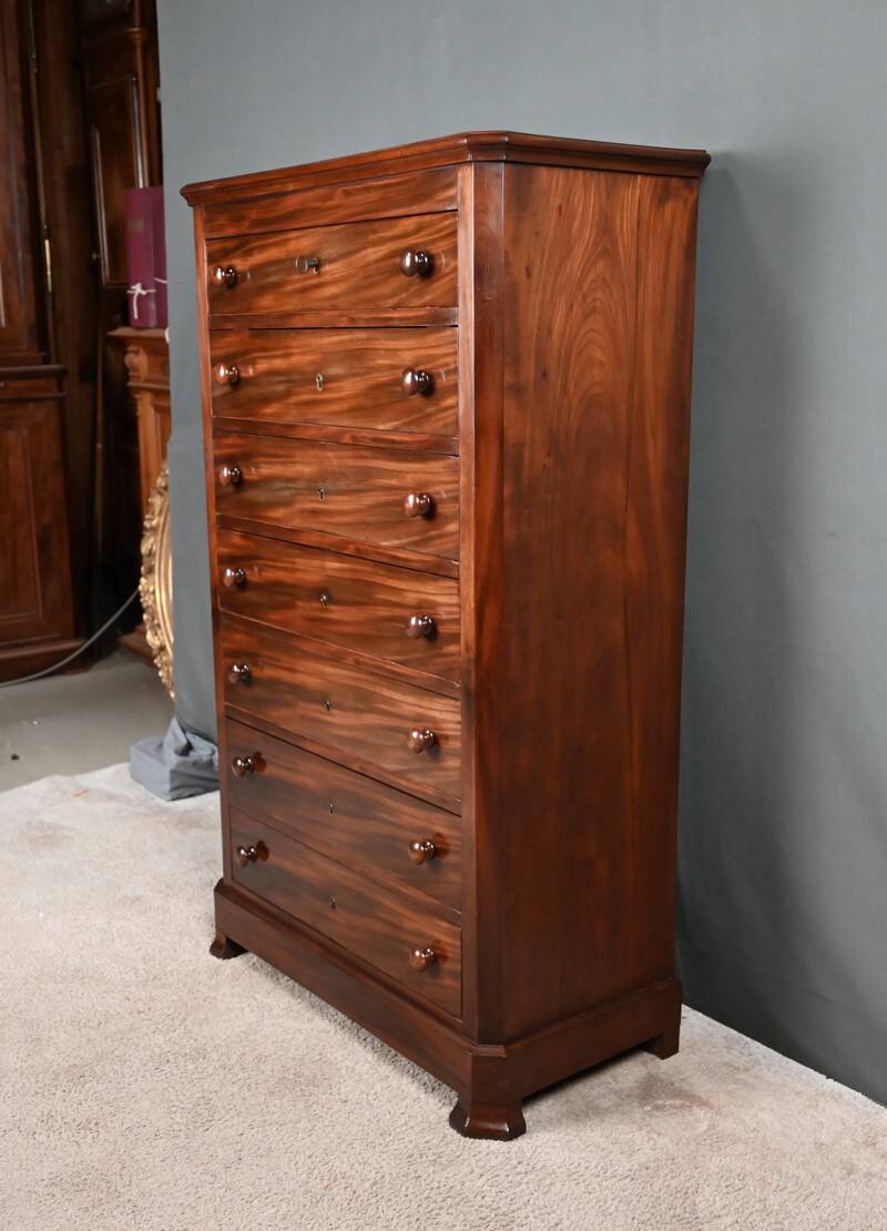 Mahogany chest of drawers – Late 19th century