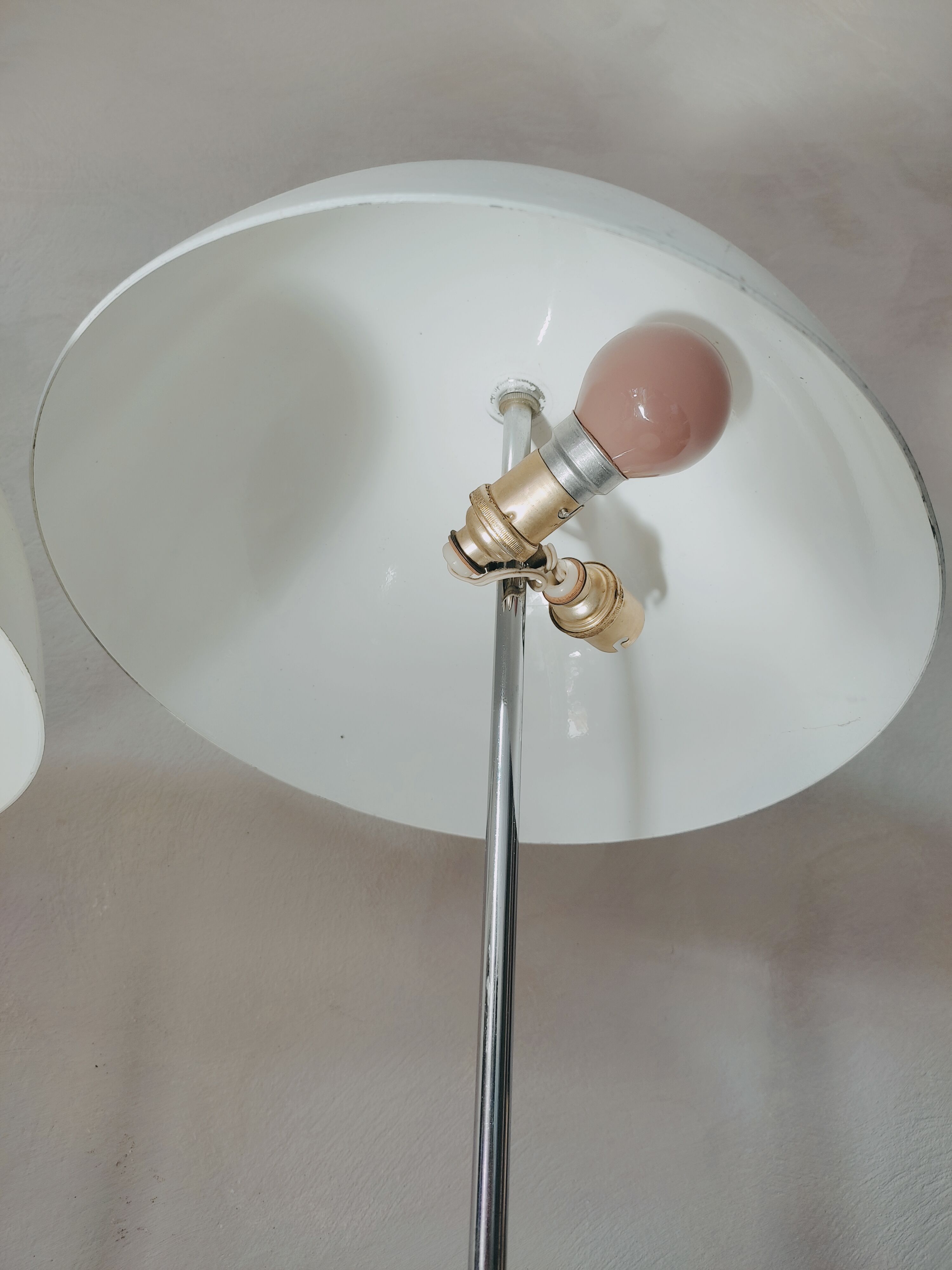 Duo of mushroom lamps with inclined lampshade