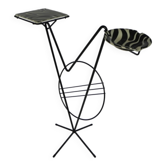 Table d'appoint des années 50 avec porte-journaux et pièces de COGEBI ORNAMIN
