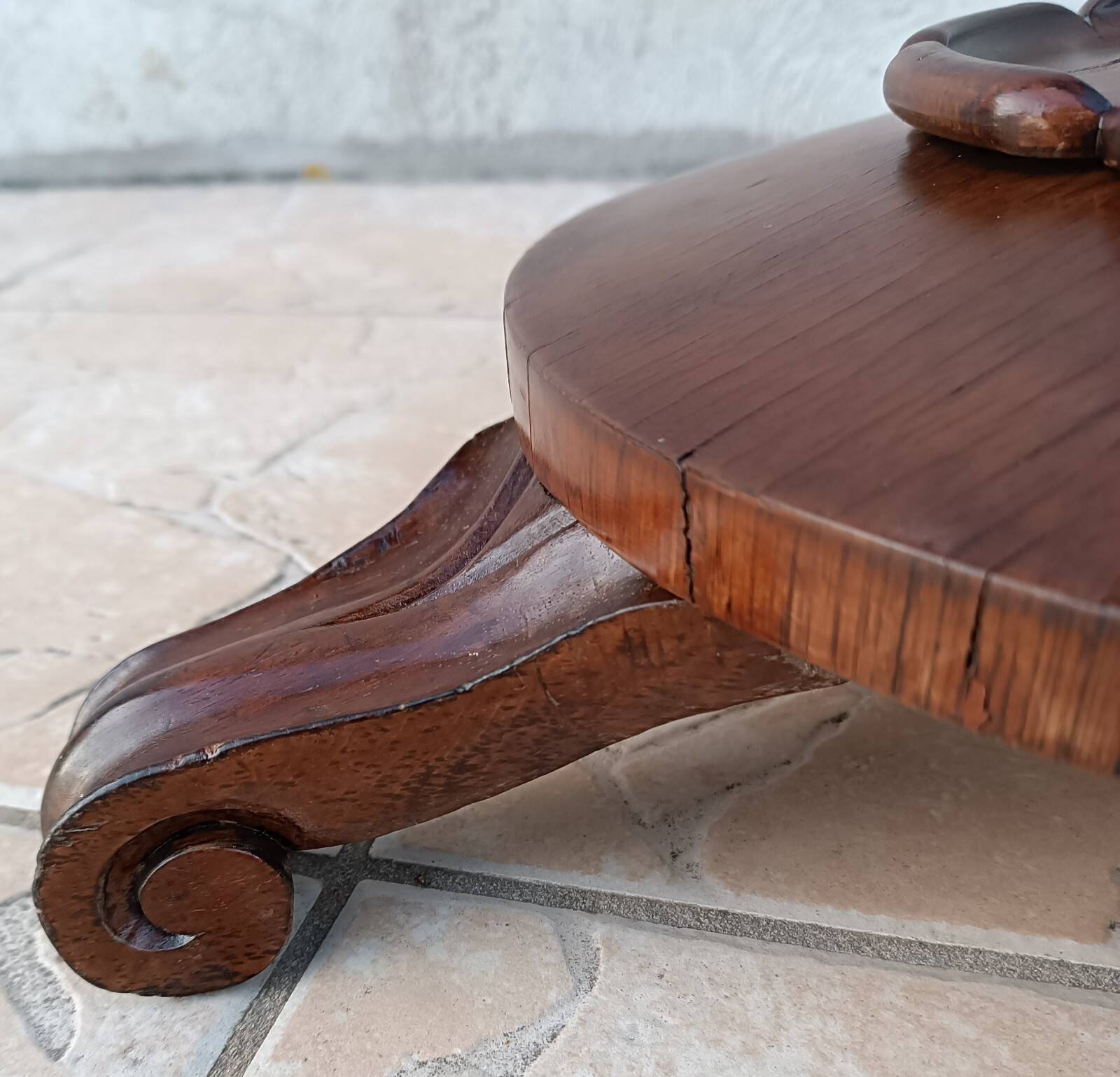Art Nouveau side table in walnut and marble