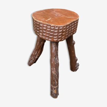 Tabouret tripode brutaliste