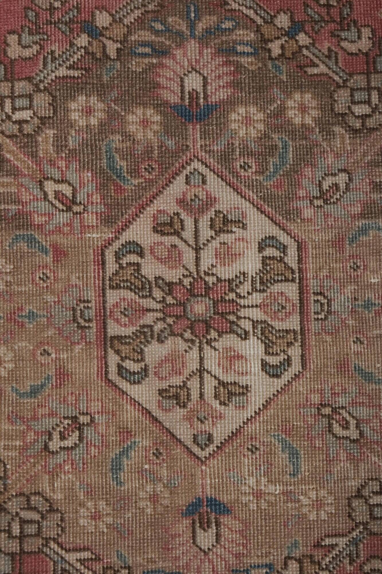 Vintage Turkish handmade rug 134x193 cm