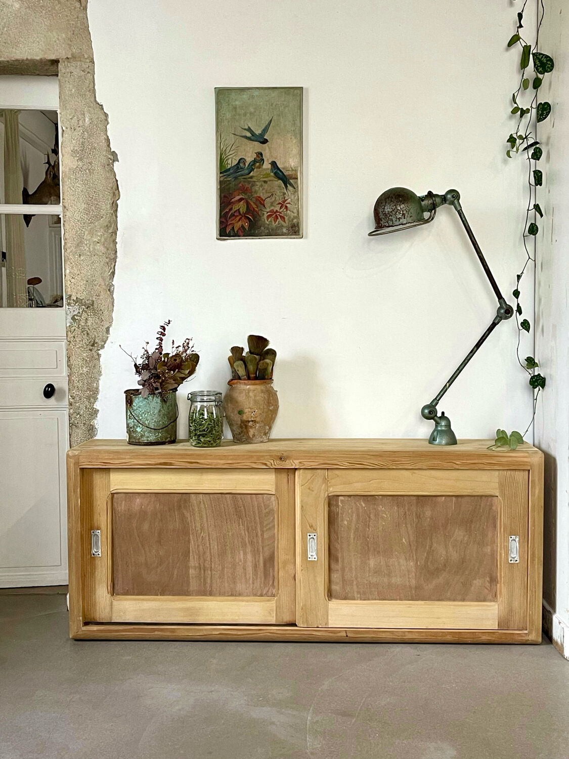 Sliding door buffet
