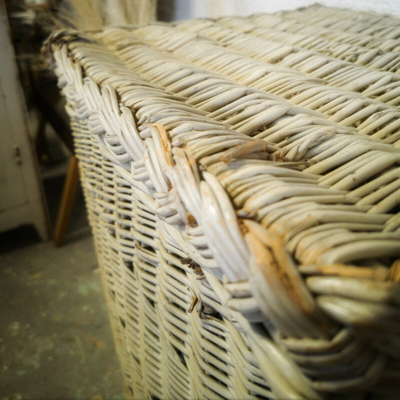 Large wicker panière