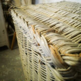 Large wicker panière