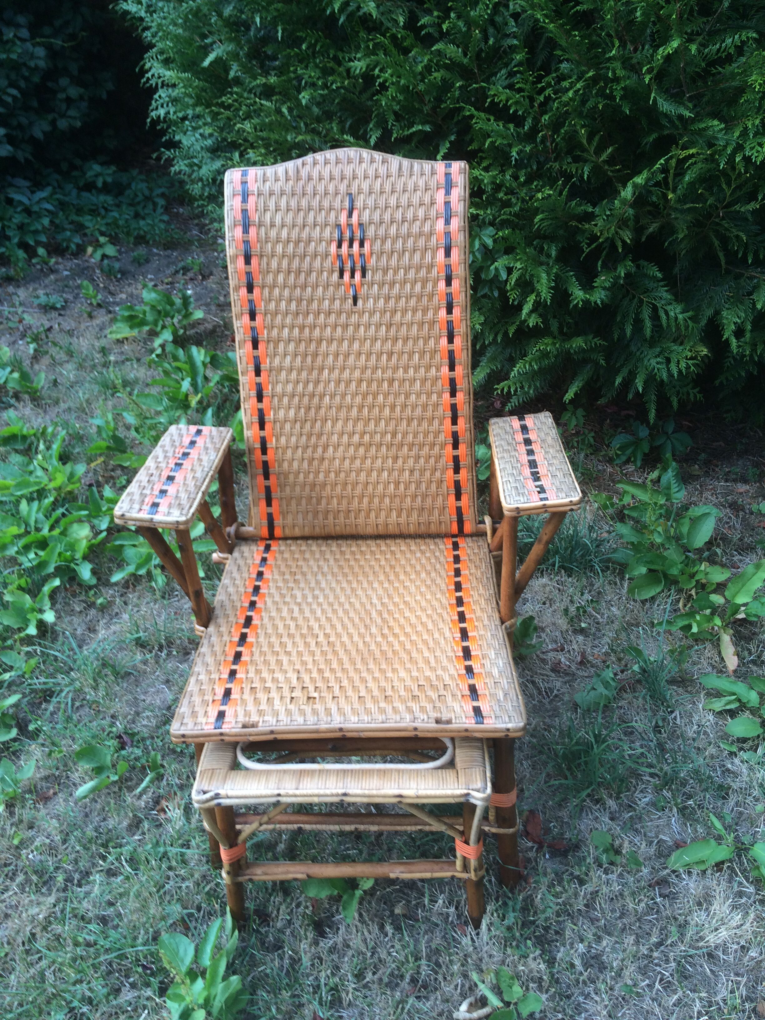 Rattan lounge chair
