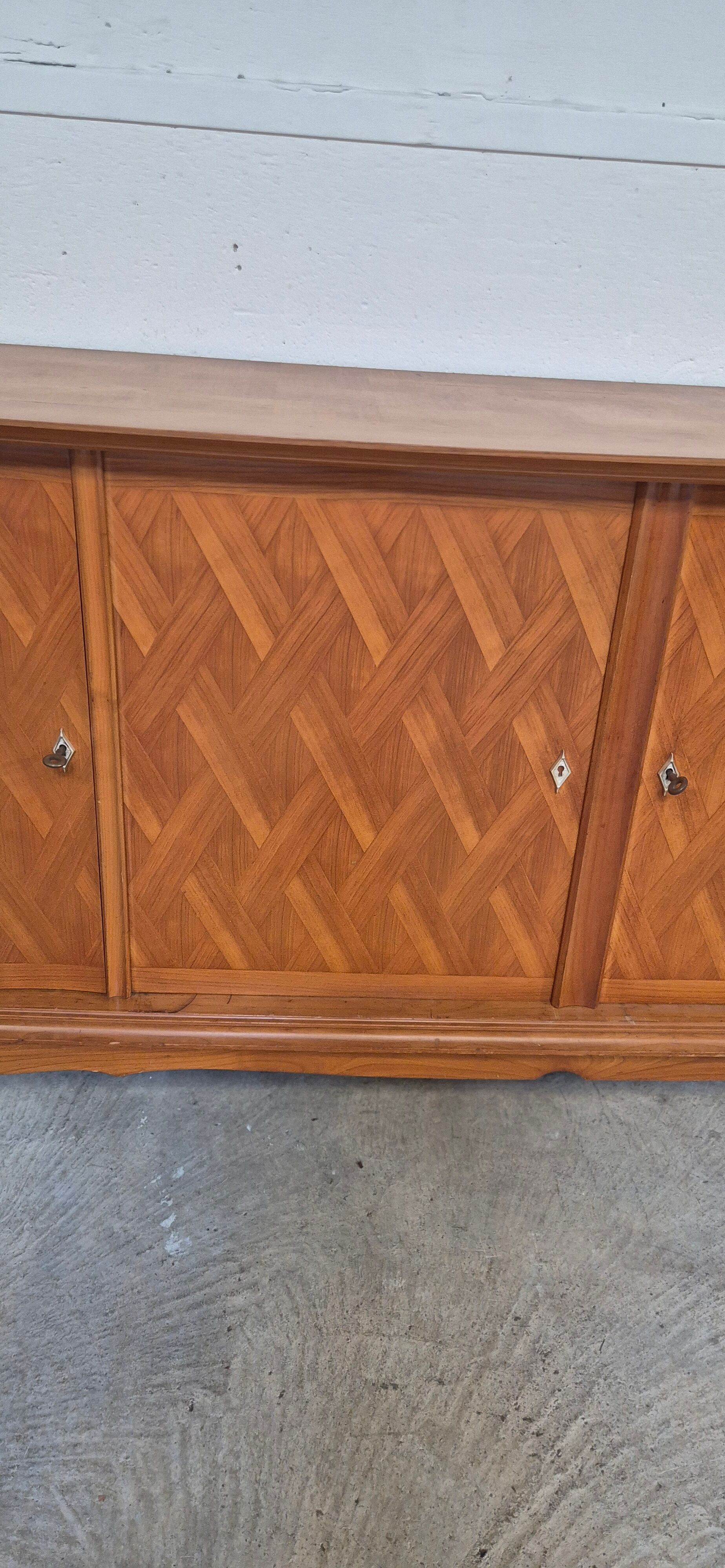 Enfilade 4 portes 1950-1960 pieds compas merisier
