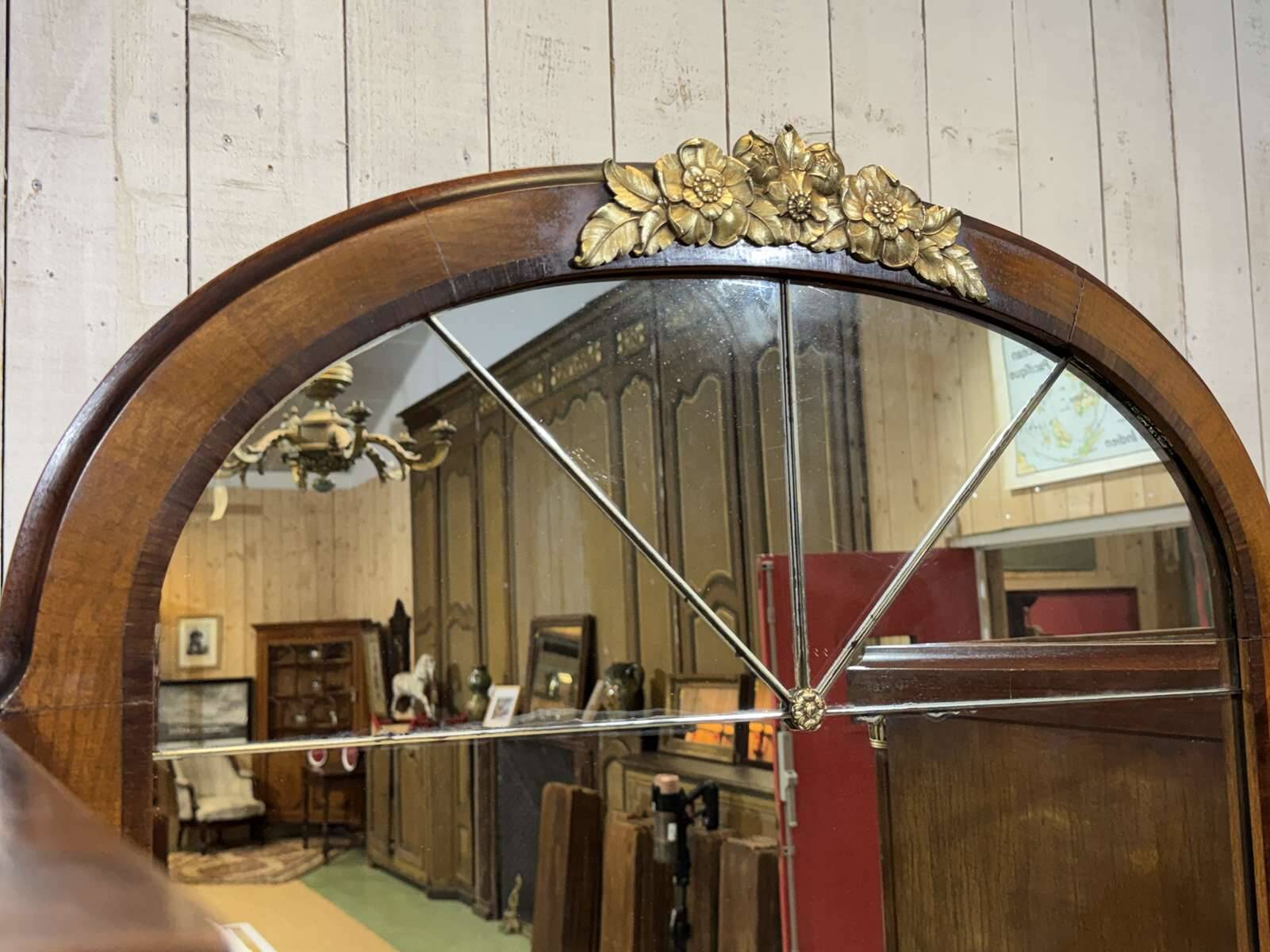 Art Deco buffet in mahogany, oak, and marble top.