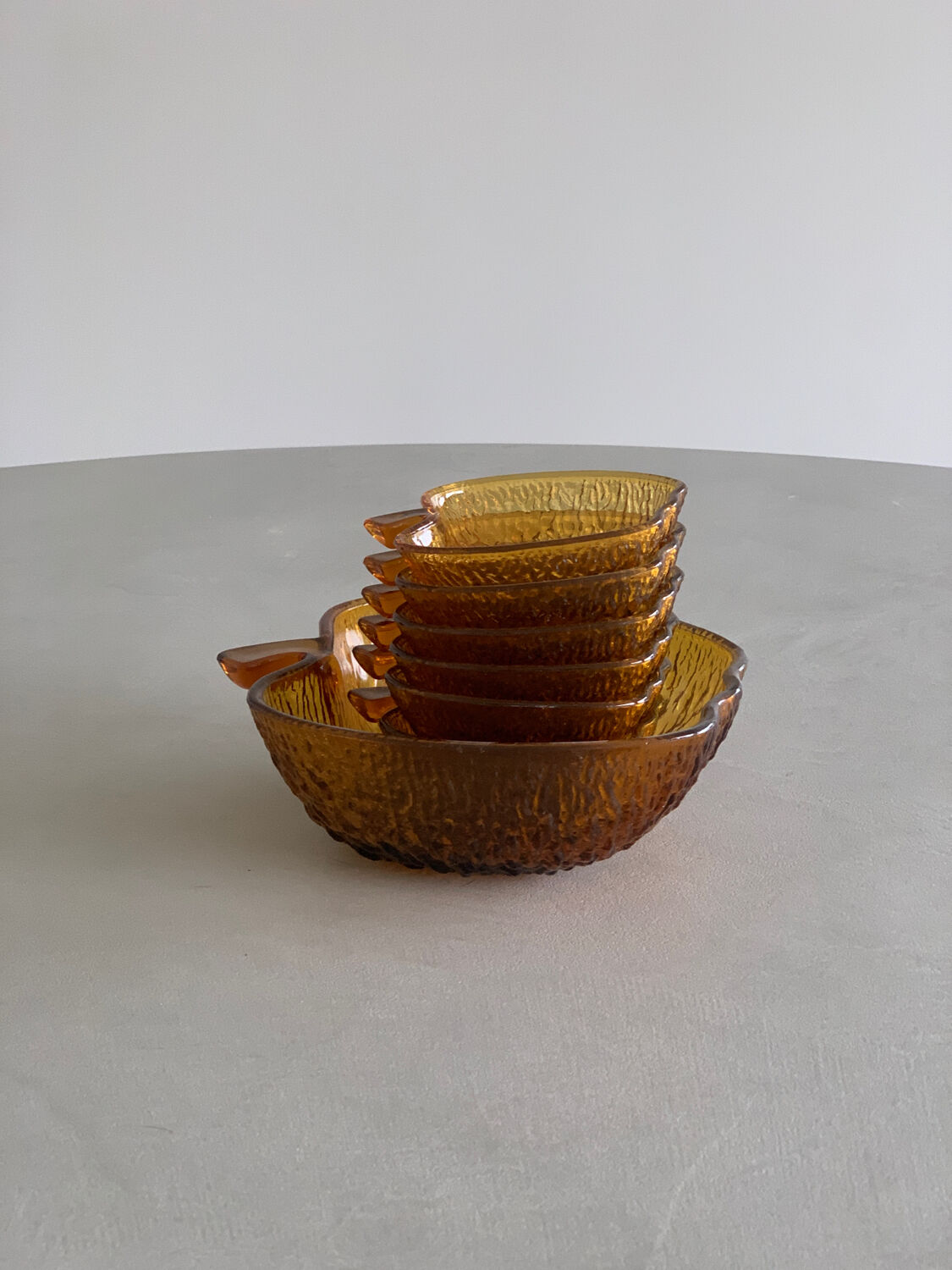 Apple salad bowl dessert service and 6 cups