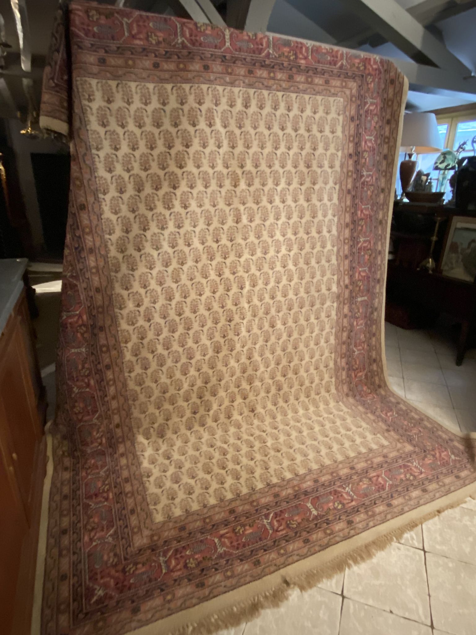 Tapis d'Orient en laine entièrement réalisé à la main