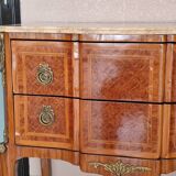 Commode style Louis XVI