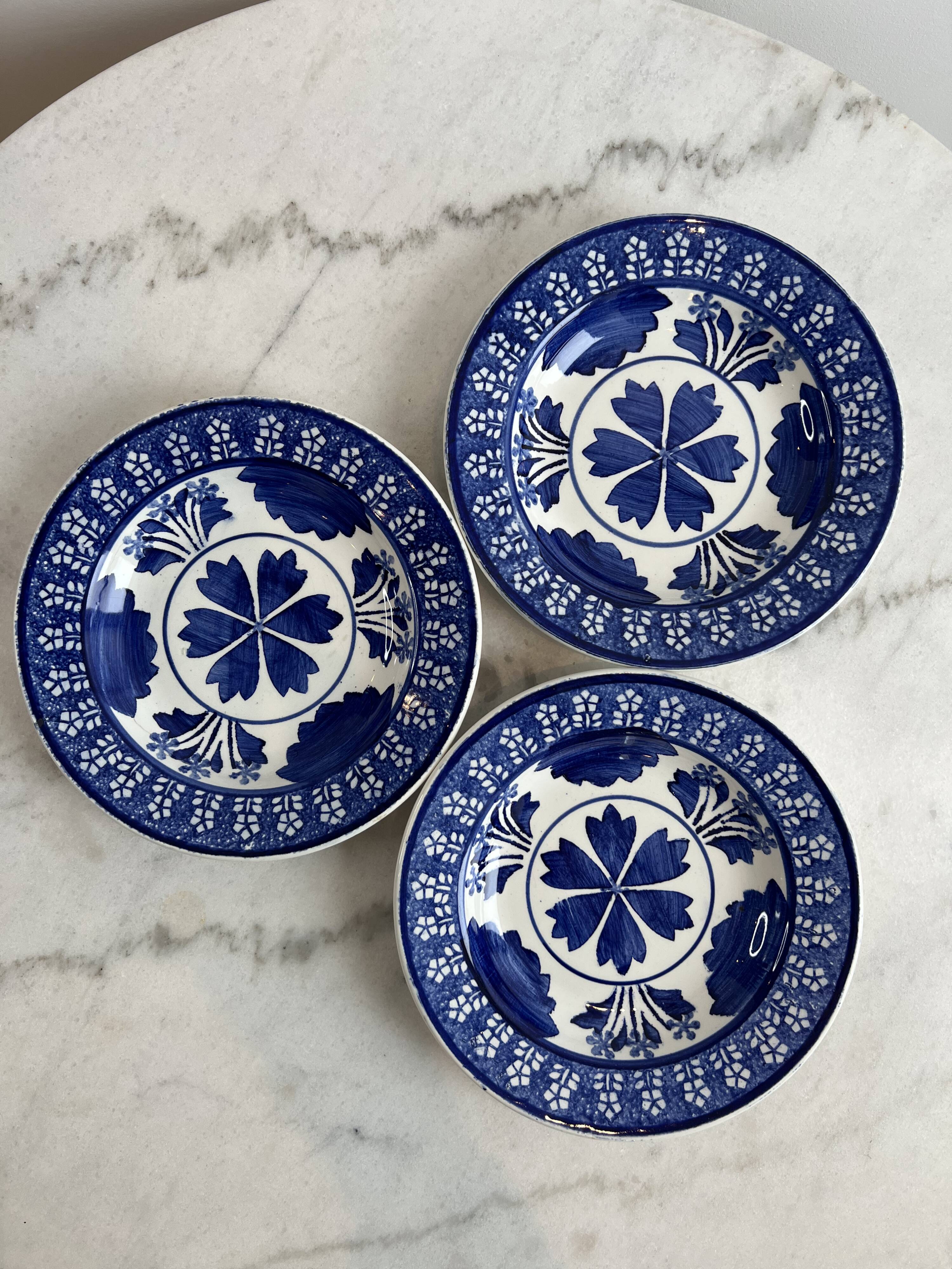 Set of 3 ironstone plates Choisy Le Roi