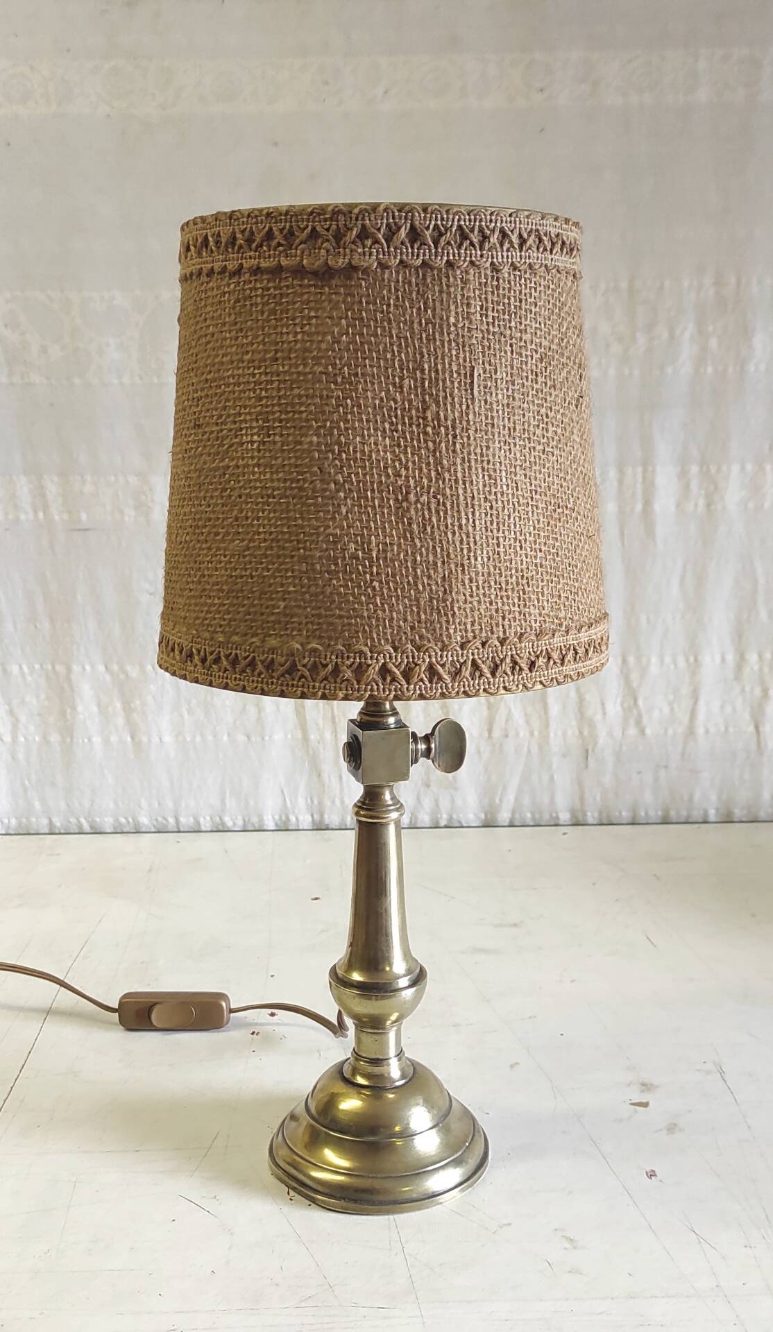 Table lamp in gilded brass and linen - mid 20th century