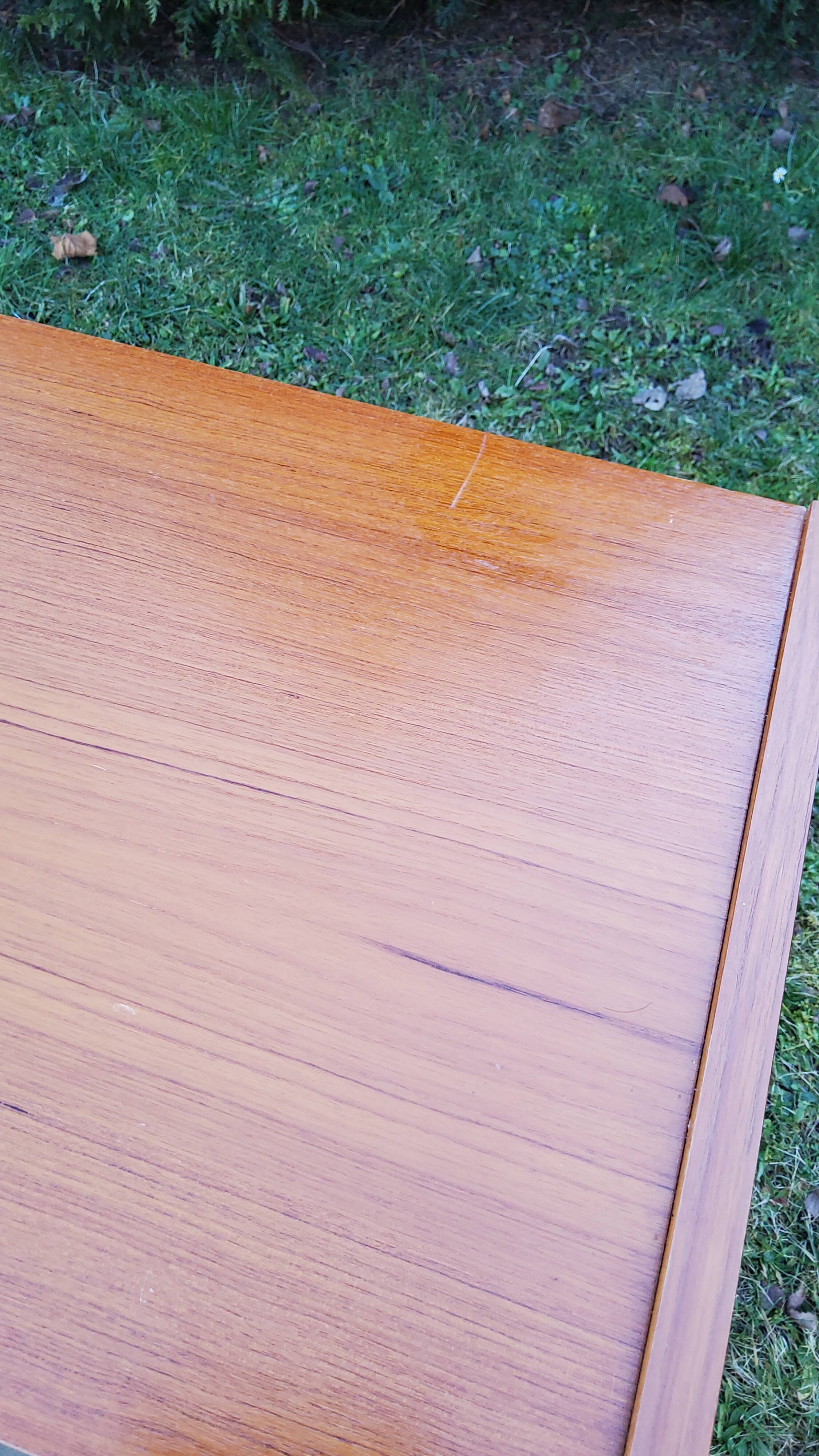 Scandinavian style teak chest of drawers from the 70s 4 drawers
