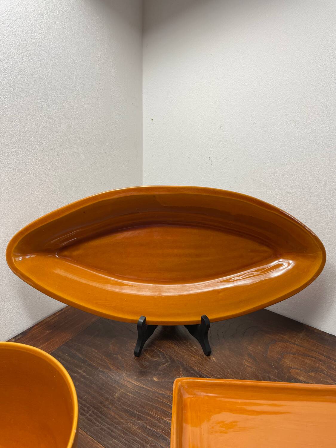 3 glazed ceramic dishes