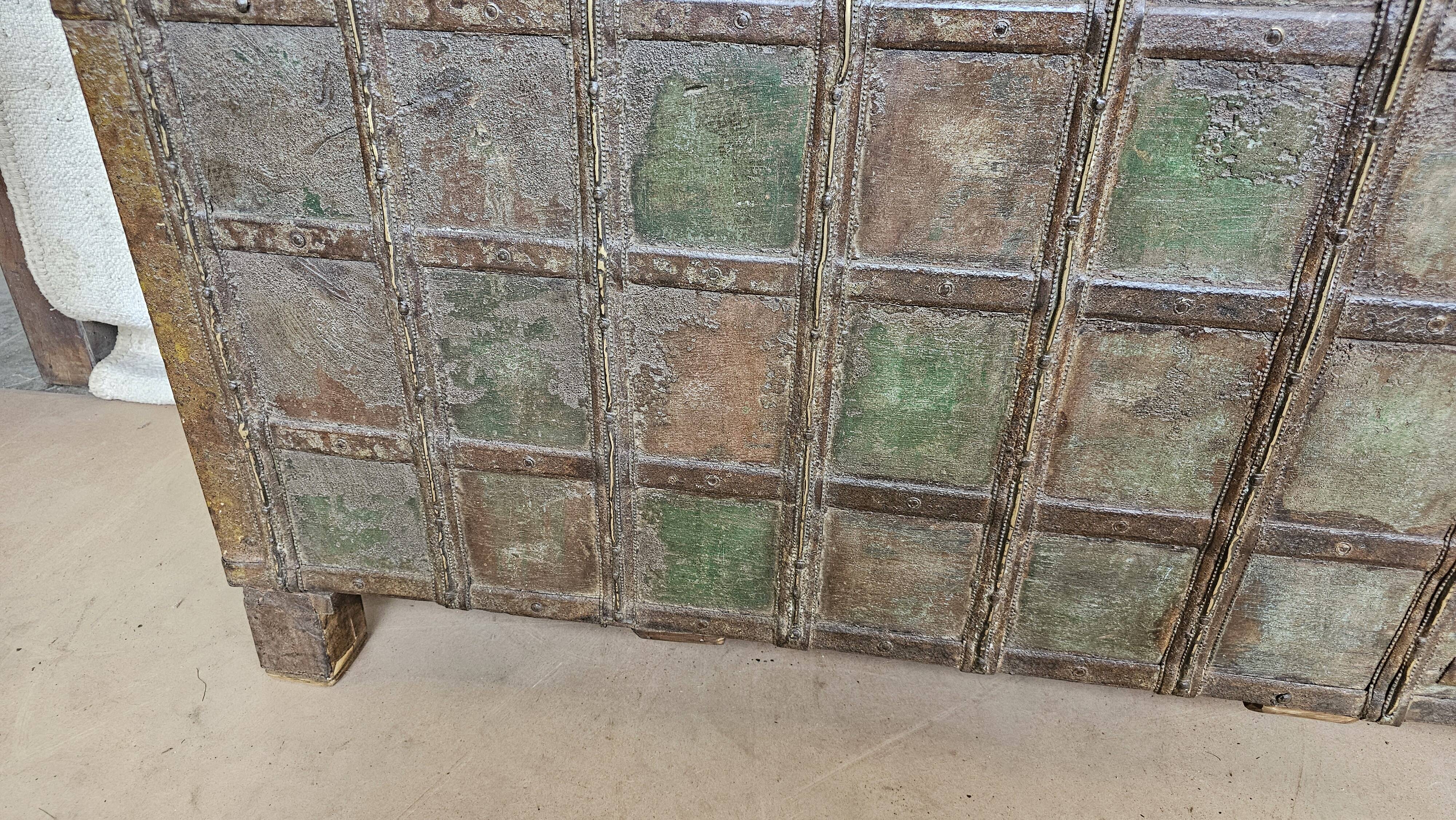 Old chest - dowry console from Bikaner in teak and wrought iron