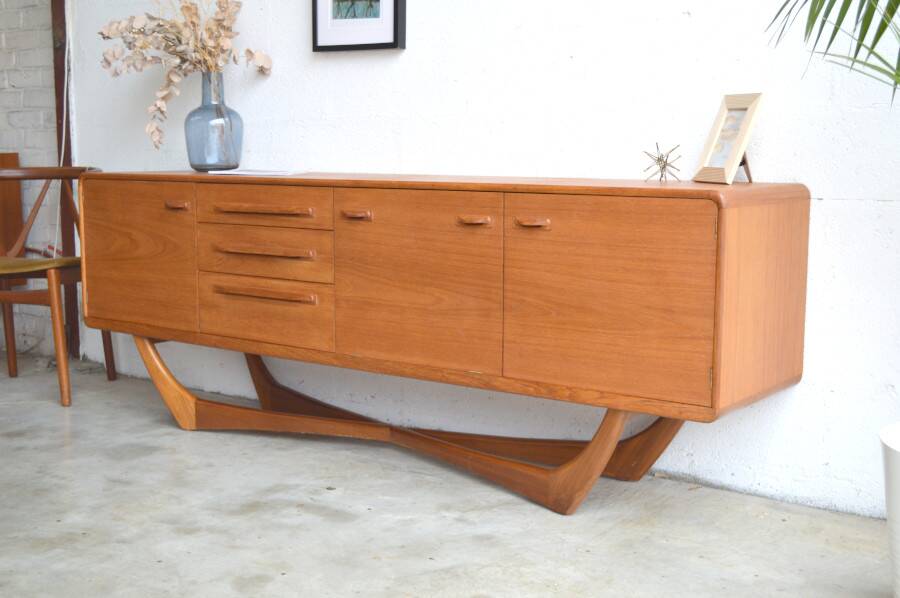 Scottish sideboard by Beithcraft * 205 cm