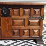 Tuscan chest in solid wood, Argudo Navarro, Spain
