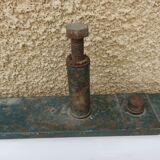 Teaches light sanders 60-70 years