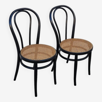 Pair of Thonet N°18 bistro chairs in old canework