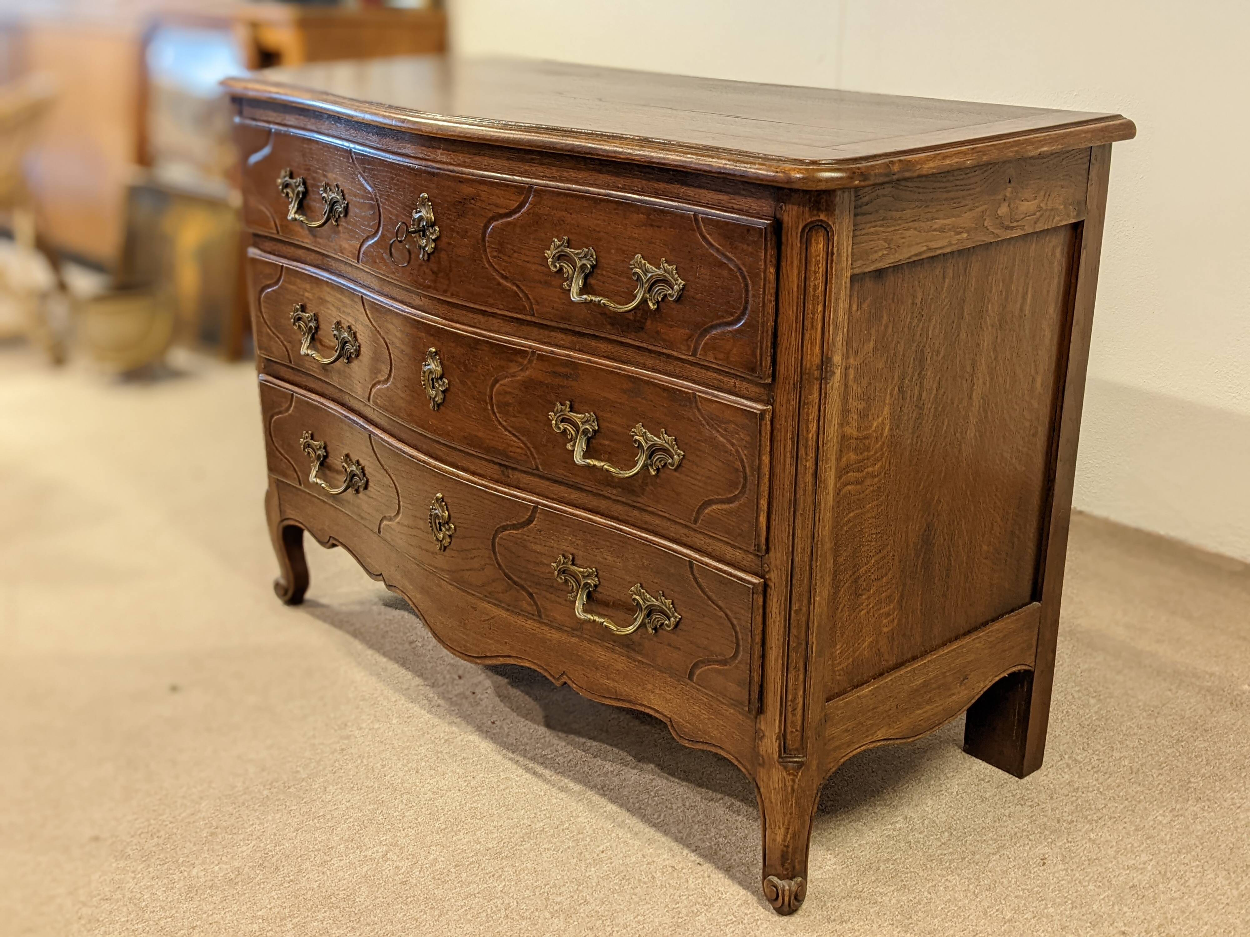 Commode Louis XV en chêne