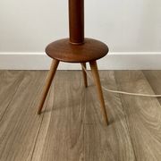 Lampadaire scandinave en teck