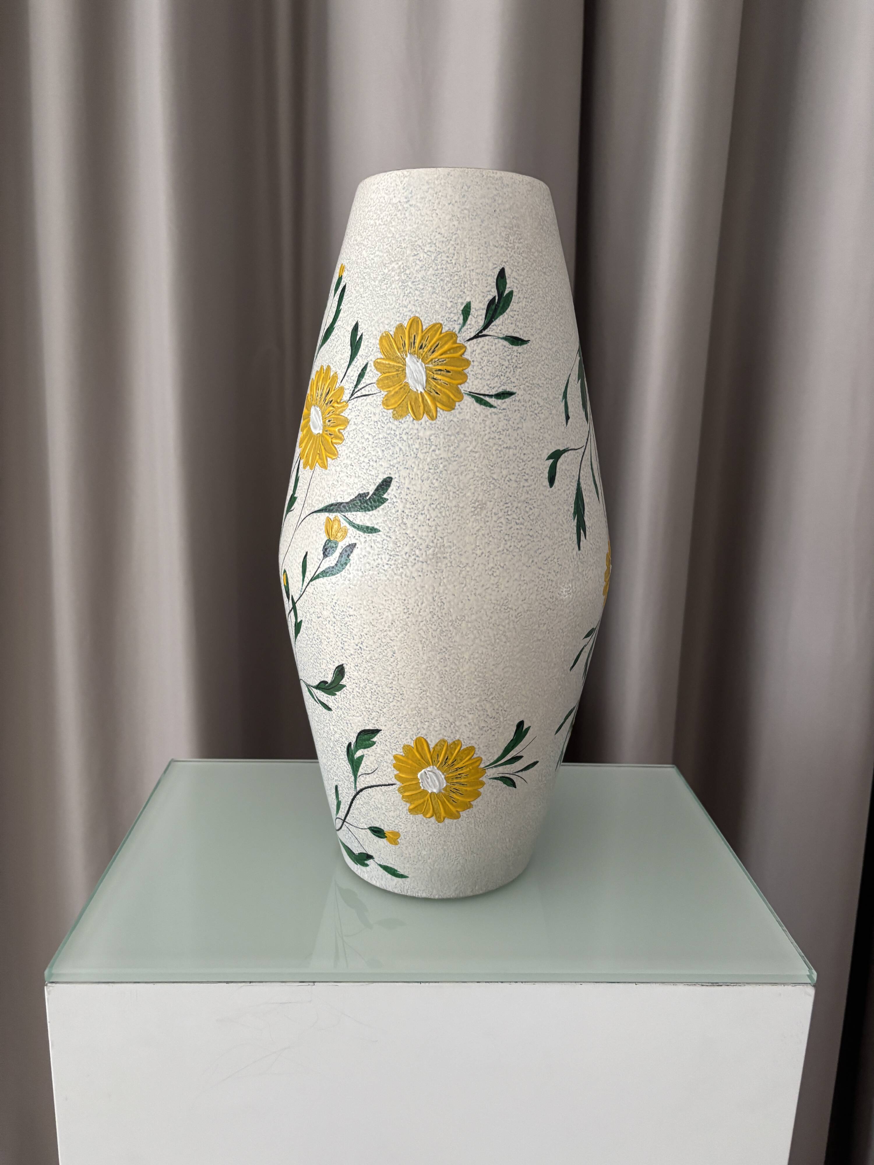 Hand painted daisies vase