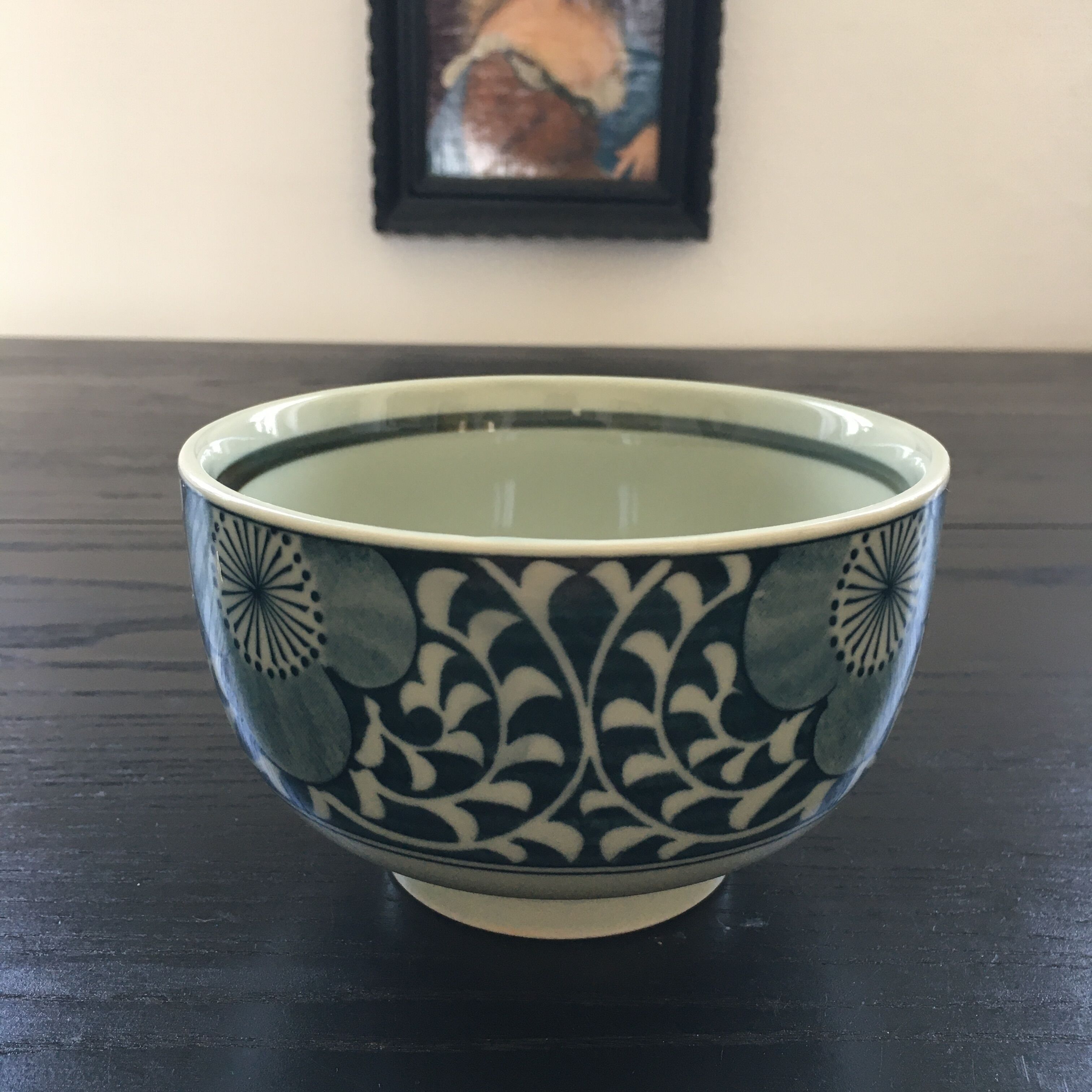 Chinese bowl with blue floral decoration