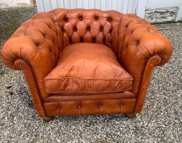 Salon canape and 2 chesterfield armchairs in vintage cognac leather from the 1970s