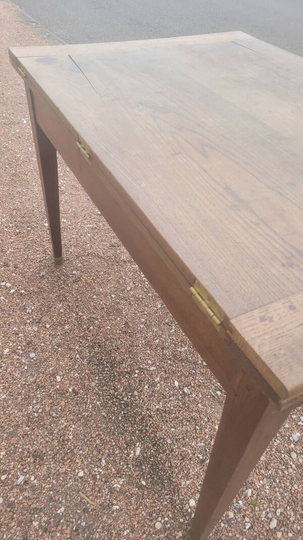 Table de ferme rustique dit ''Portefeuille'' en chêne massif 19ème -1m48x1m08