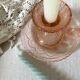Bougeoir poucier en verre rose