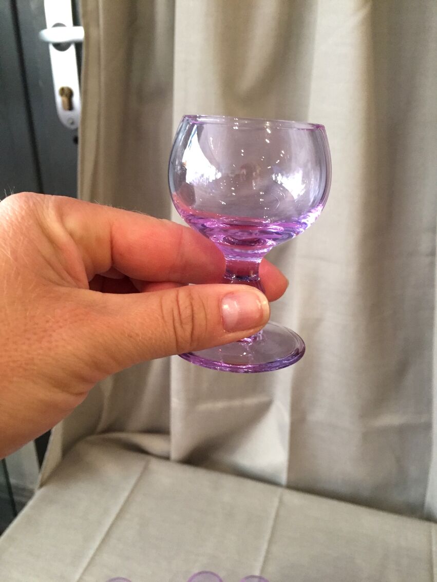 Bayel - Service de 6 verres à vin cuit en cristal taillé. Haut. 10,8 cm