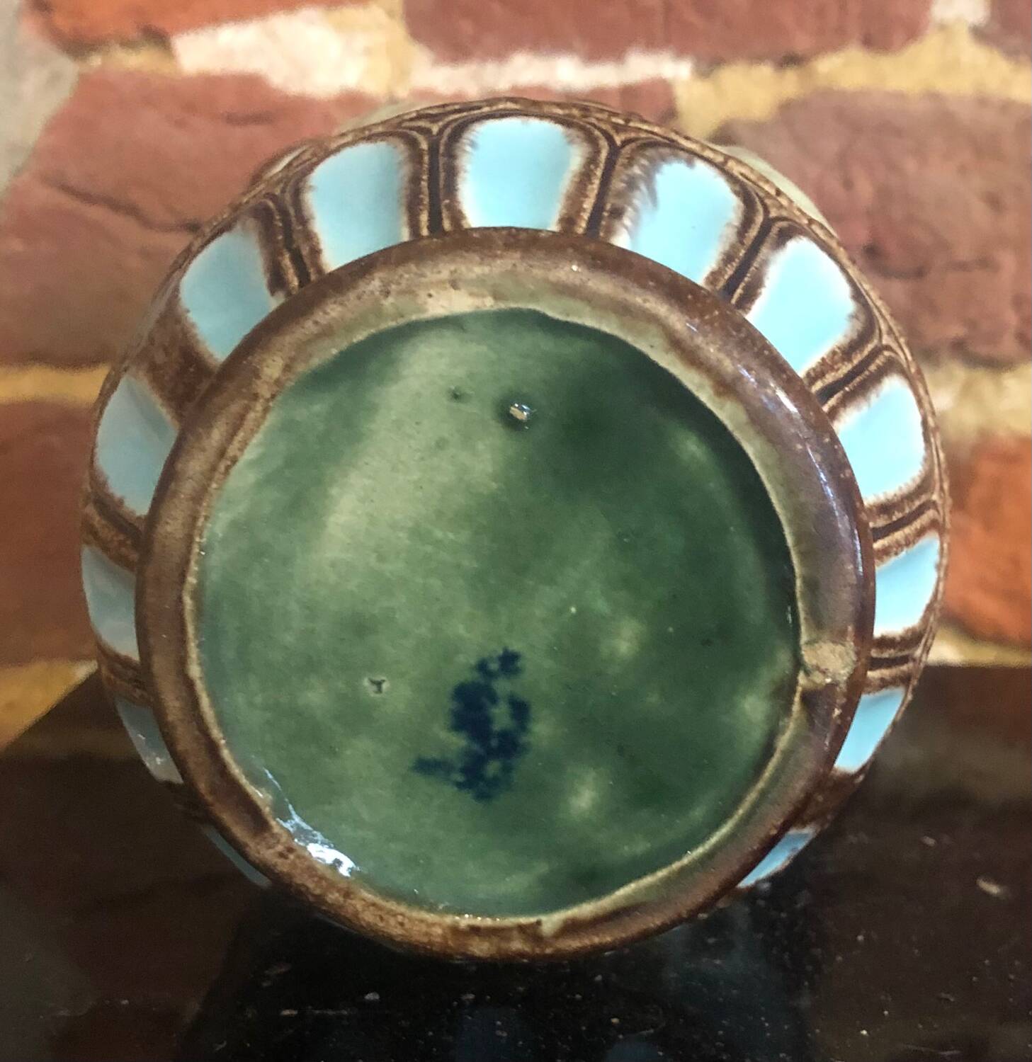 Pichet en barbotine Nimy