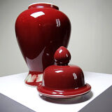 Covered vase, Chinese ginger jar in oxblood and celadon ceramic.