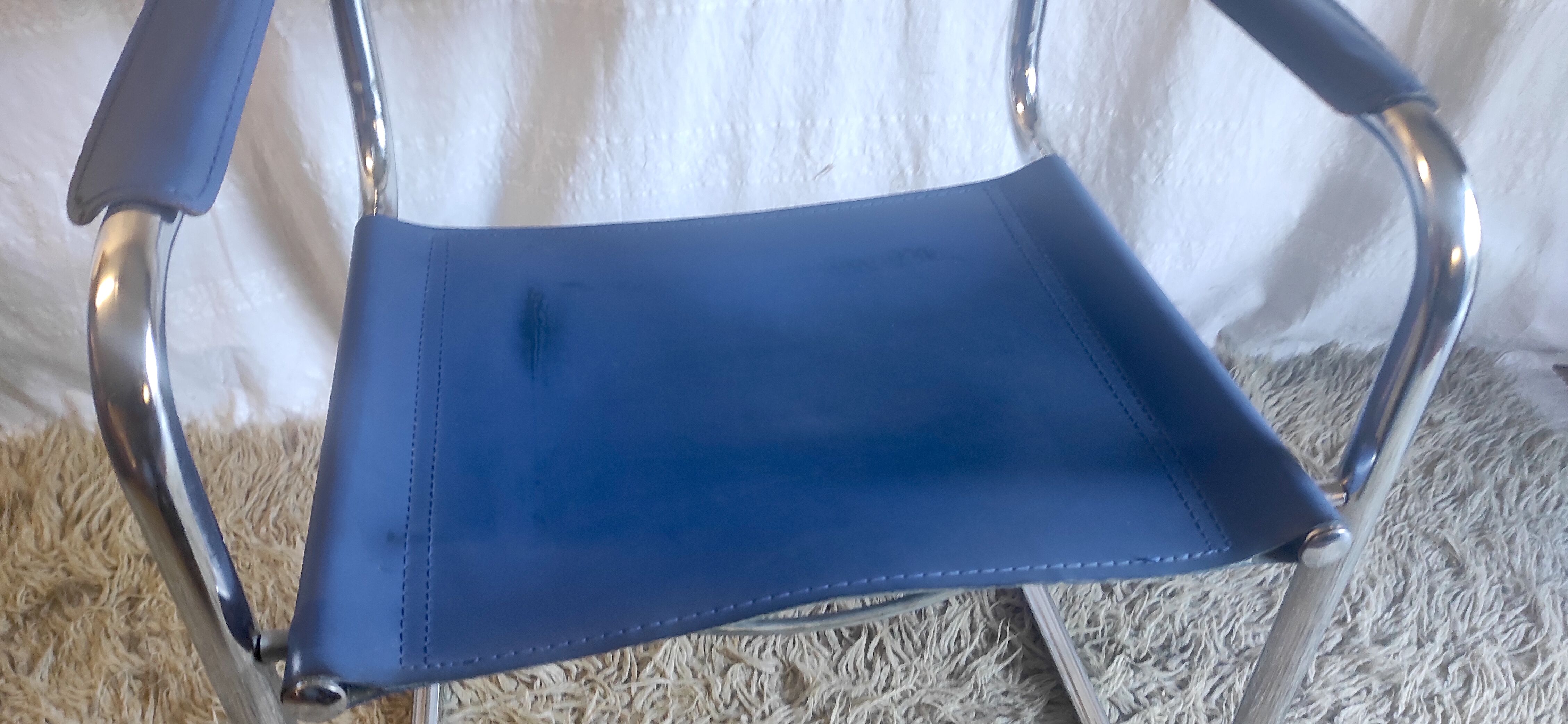 Bauhaus cantilever armchair in blue leather, 80s/90s