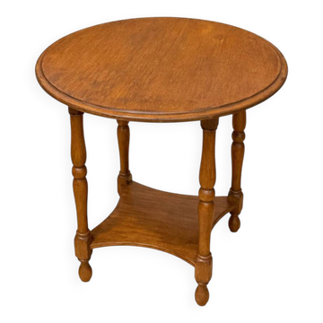 Table d'appoint en chêne ancien avec des pieds en bobine.
