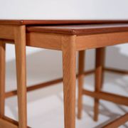 Ensemble vintage de trois tables gigognes par Bra Bohag, Bjärnum, teck, années 1960