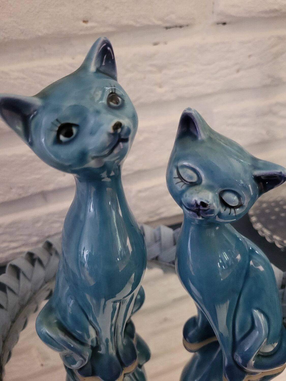 Ceramic cats
