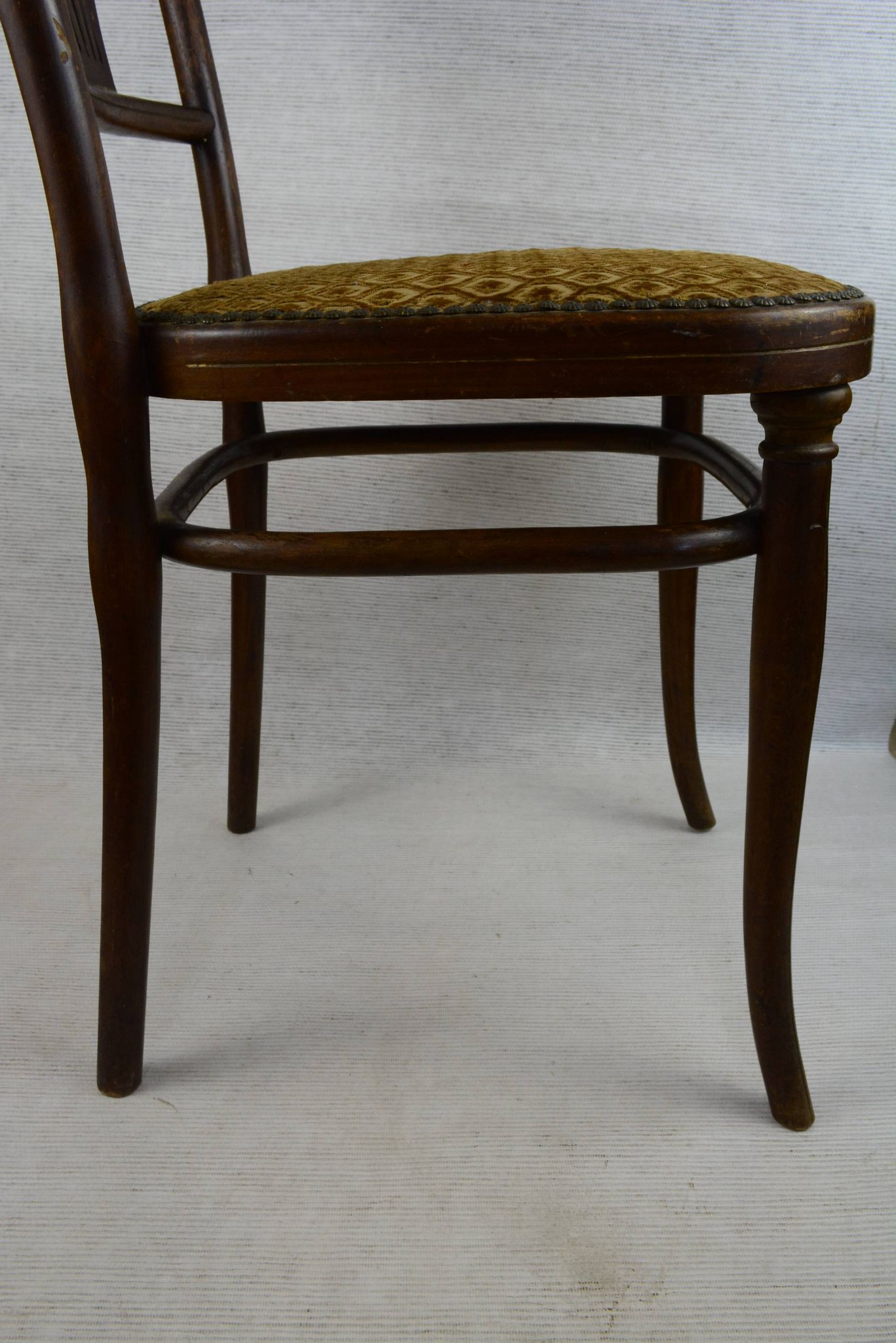Pair of Thonet chairs with palmette Art Deco. Model 221.