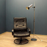 Modern armchair in black leather Gota Mobler