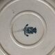 Plat rond ancien modèle provençal en porcelaine opaque de Gien