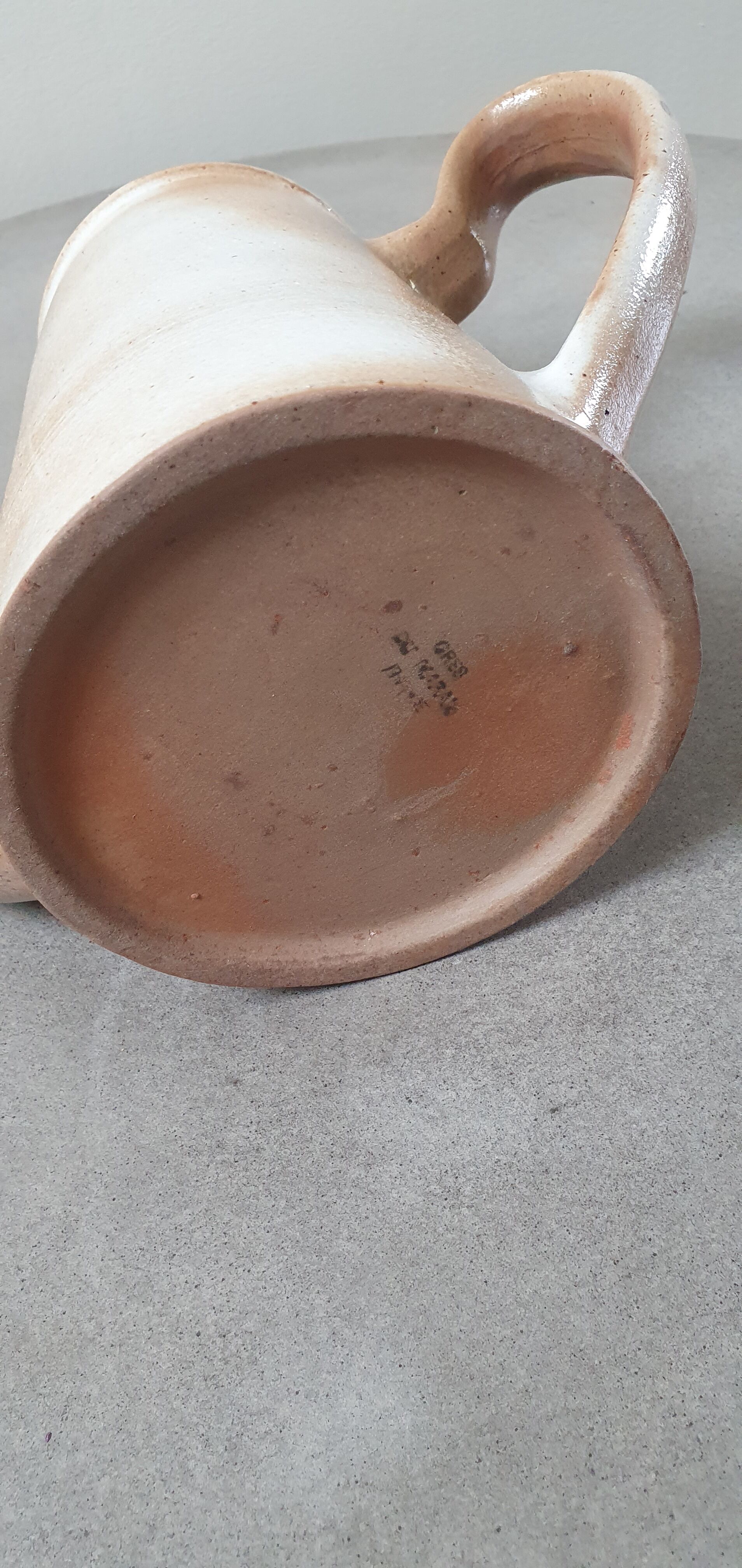 Stoneware coffee pot