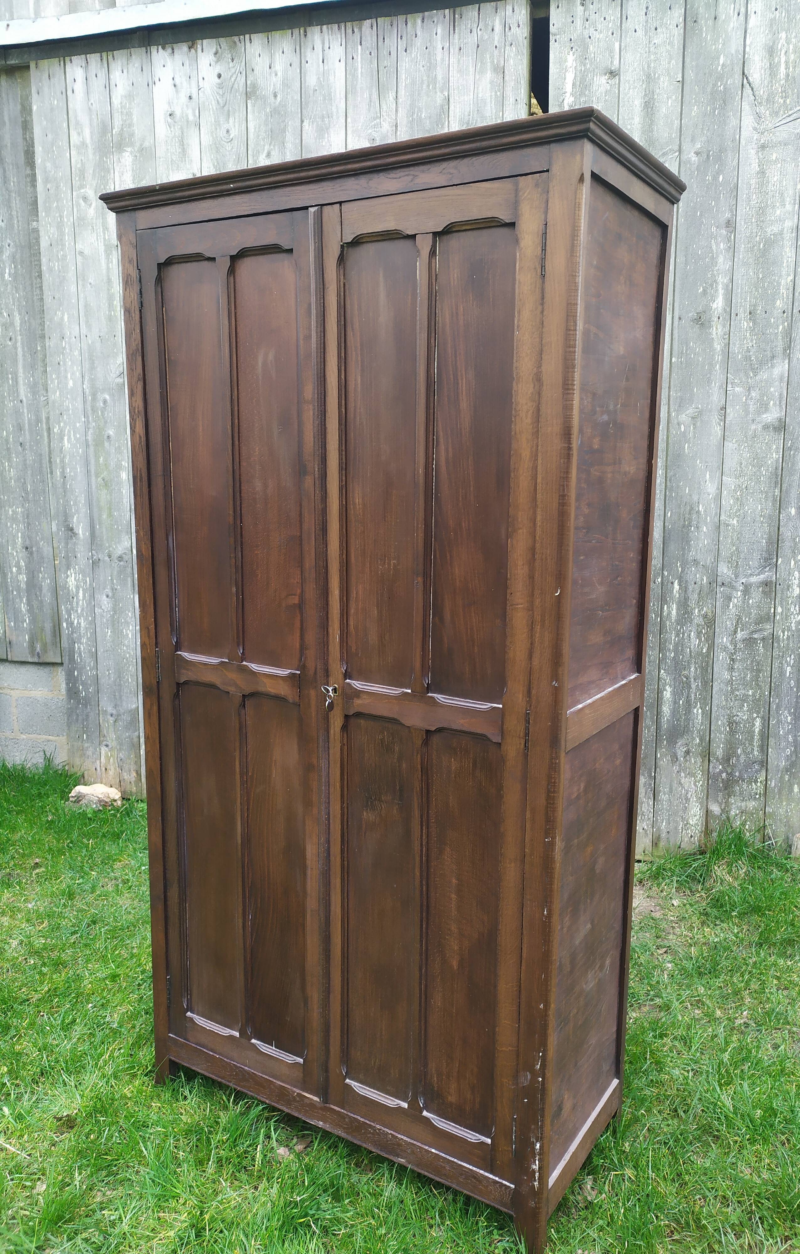 Armoire parisienne