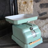 Household scale in water green metal Perca 50s