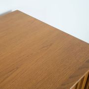 Buffet haut en chêne, design danois, années 1960, production : Danemark